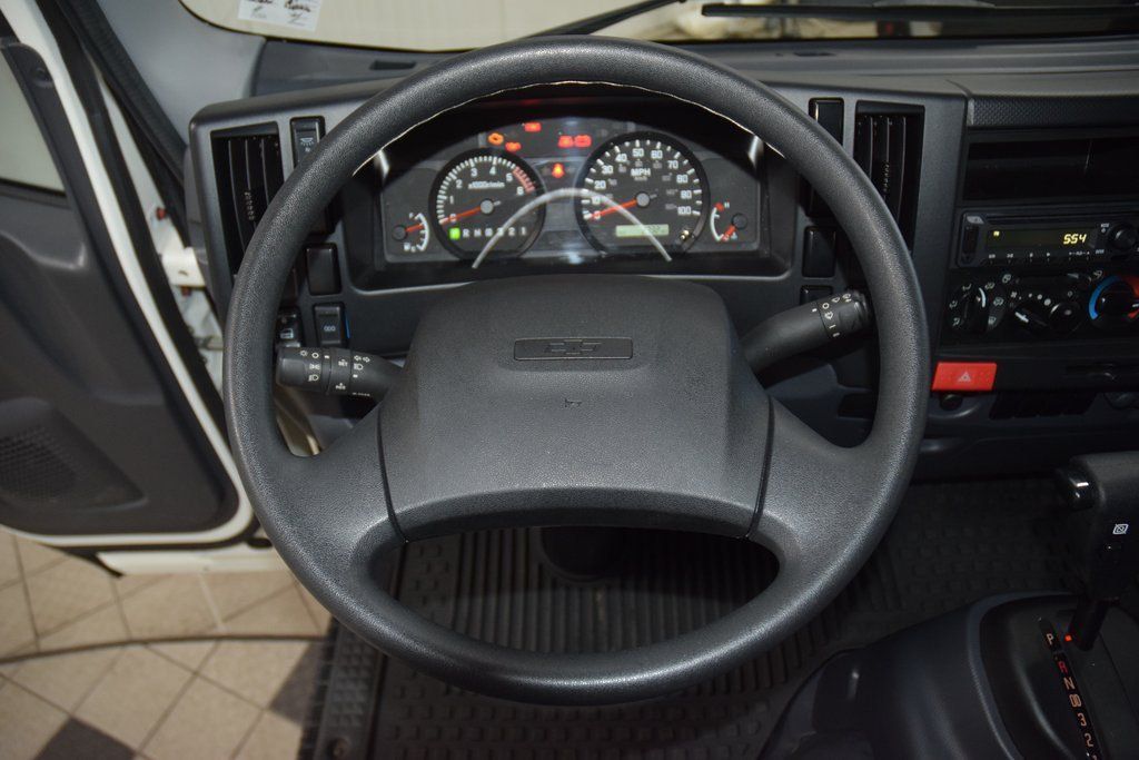 2024 Chevrolet Low Cab Forward 5500 XG 5500XG * 6.6 V8 * 16' BOX W/ TUCKAWAY LIFTGATE * 2,700 MILES! - 22958666 - 22