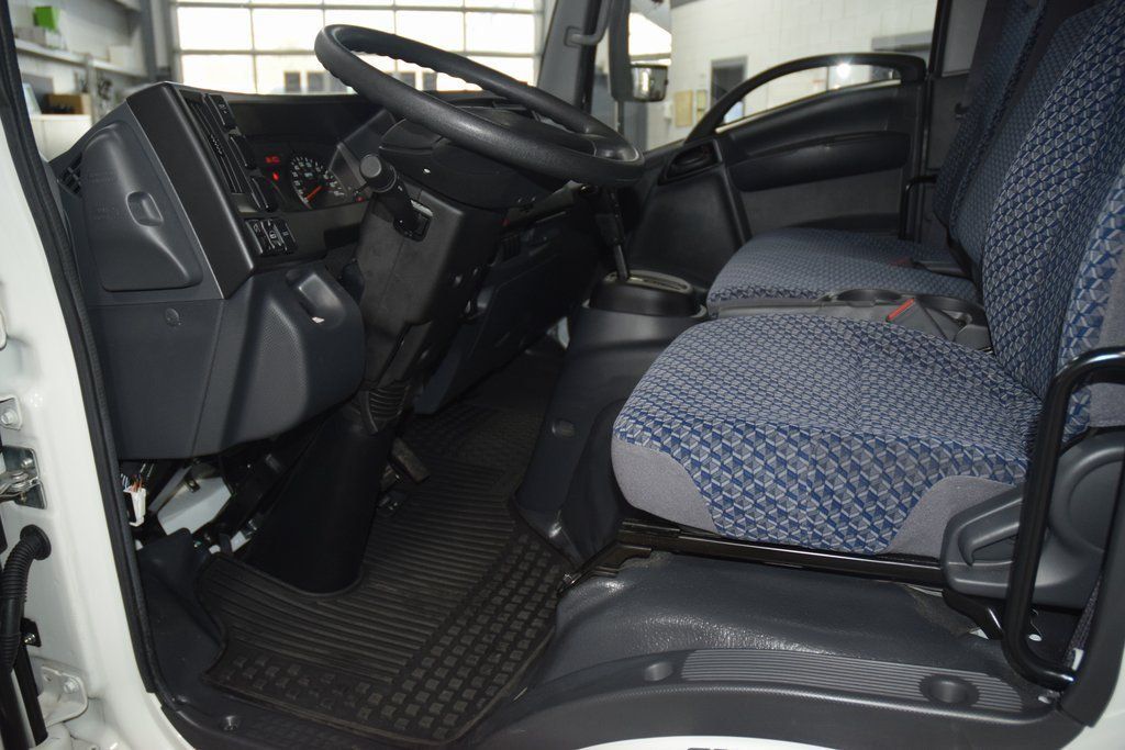 2024 Chevrolet Low Cab Forward 5500 XG 5500XG * 6.6 V8 * 16' BOX W/ TUCKAWAY LIFTGATE * 2,700 MILES! - 22958666 - 23