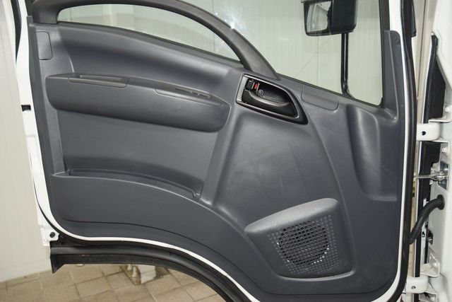 2024 Chevrolet Low Cab Forward 5500 XG 5500XG * 6.6 V8 * 16' BOX W/ TUCKAWAY LIFTGATE * 2,700 MILES! - 22958666 - 26