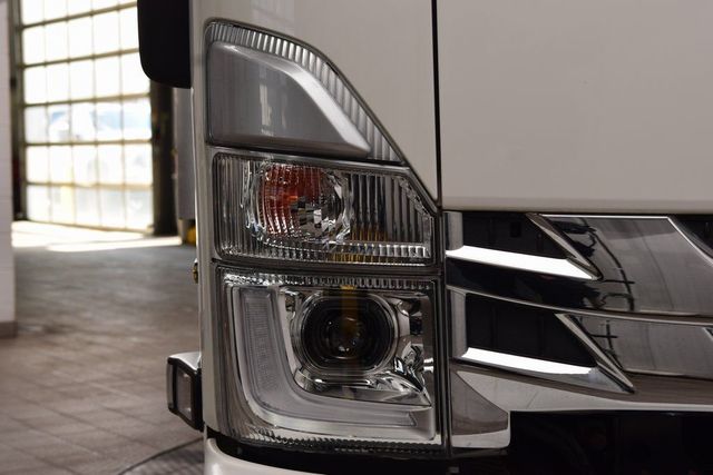 2024 Chevrolet Low Cab Forward 5500 XG 5500XG * 6.6 V8 * 16' BOX W/ TUCKAWAY LIFTGATE * 2,700 MILES! - 22958666 - 5