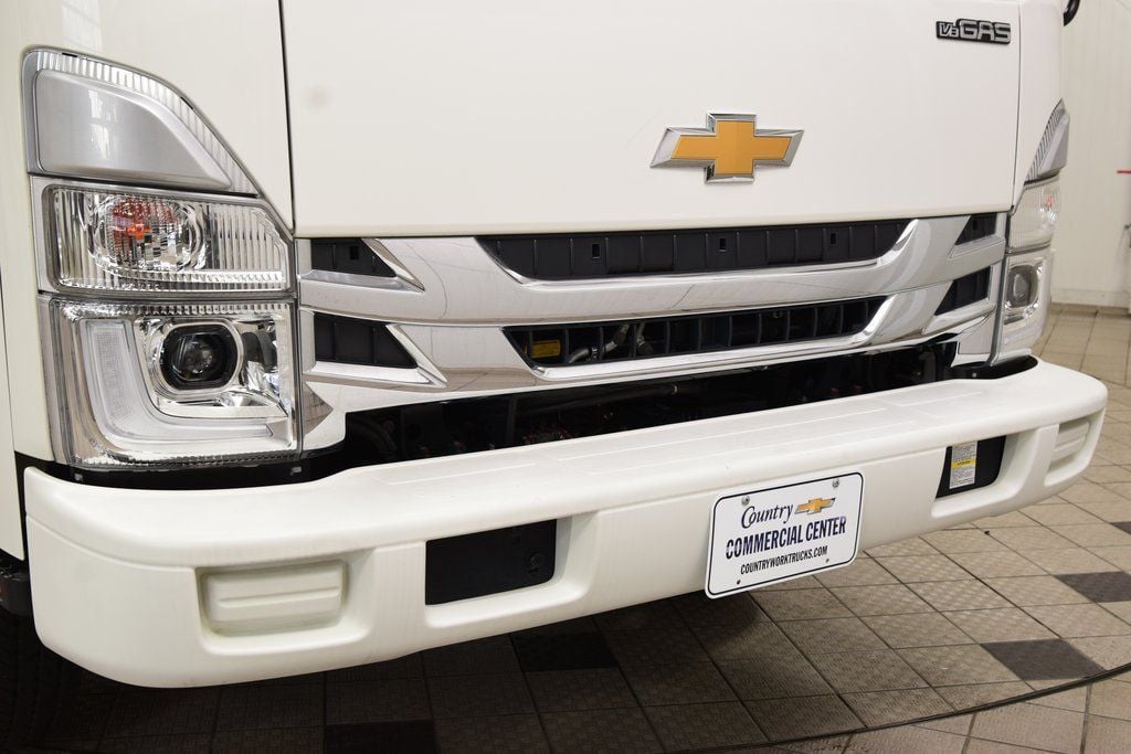 2024 Chevrolet Low Cab Forward 5500 XG 5500XG * 6.6 V8 * 16' BOX W/ TUCKAWAY LIFTGATE * 2,700 MILES! - 22958666 - 6