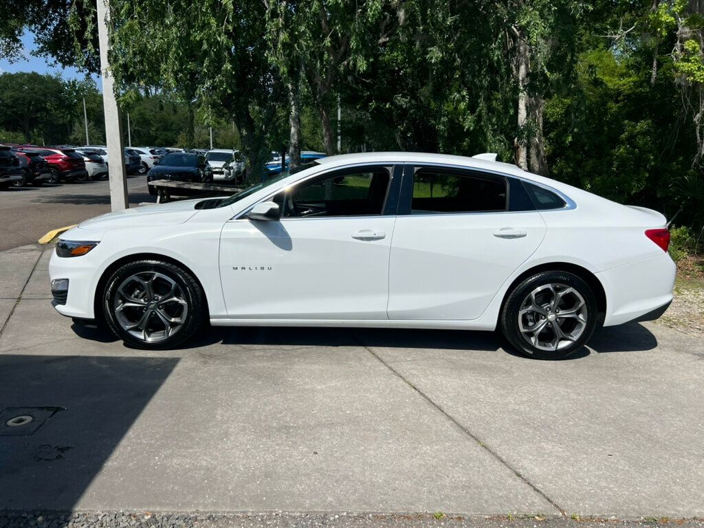 2024 Chevrolet Malibu 1LT photo 2