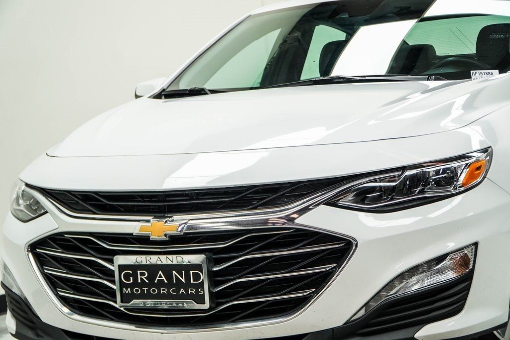 2024 Chevrolet Malibu Premier 2LT photo 2