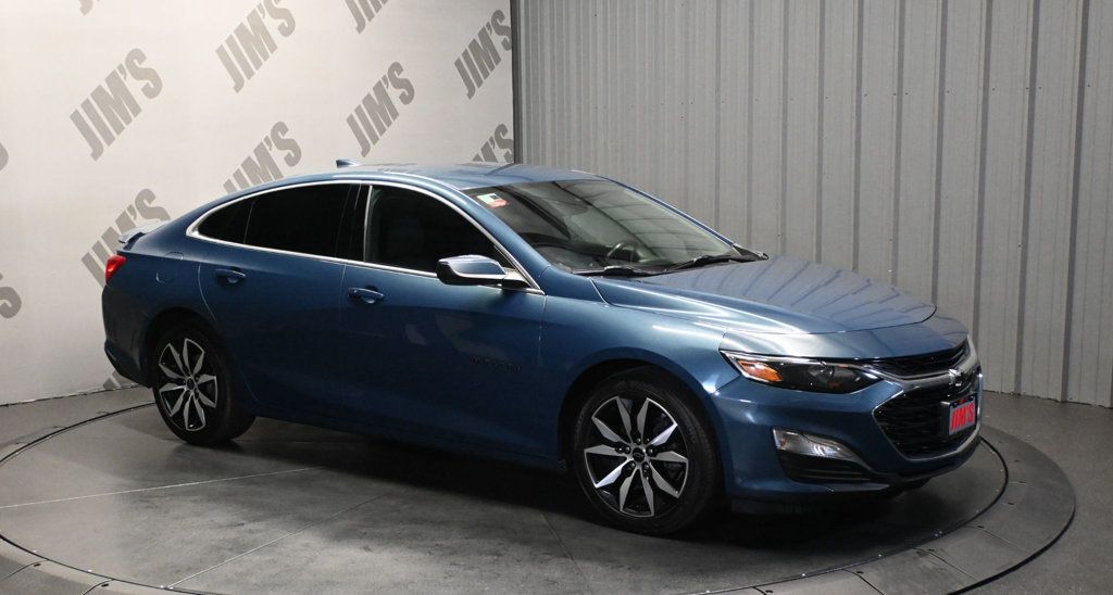 Chevrolet Malibu photo 3