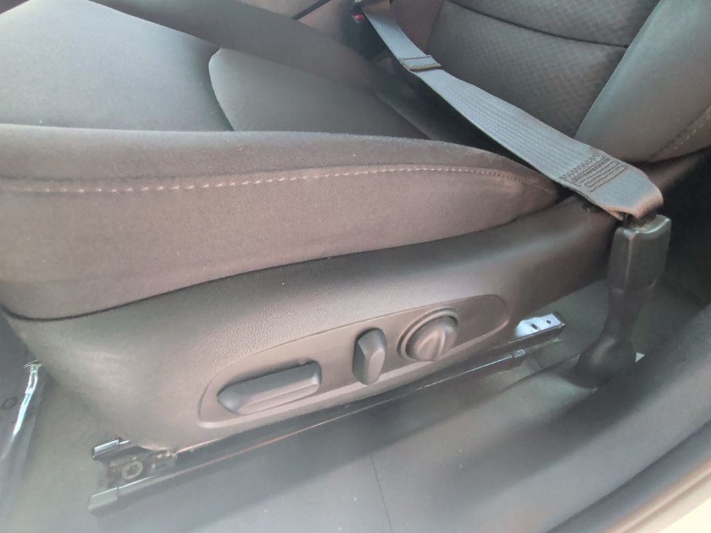 Chevrolet Malibu LS photo 13
