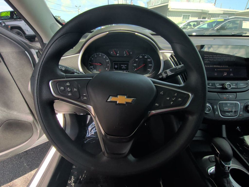 Chevrolet Malibu LS photo 15