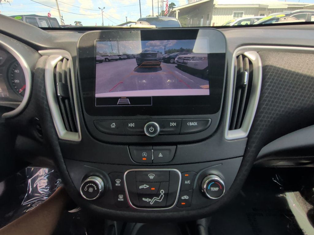 Chevrolet Malibu LS photo 18