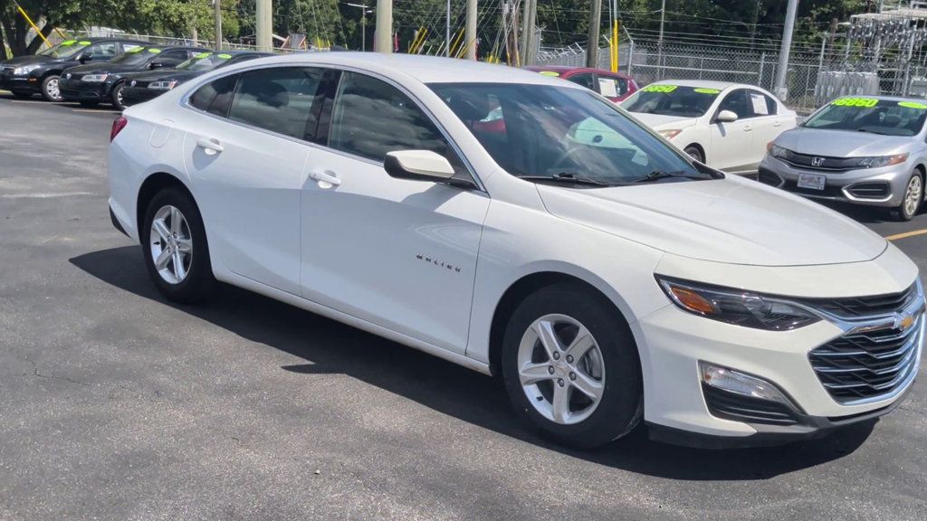 Chevrolet Malibu LS photo 2