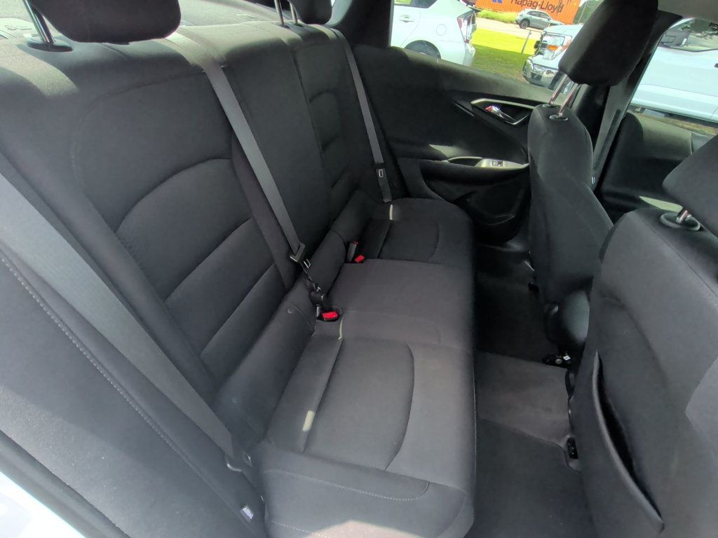 Chevrolet Malibu LS photo 22