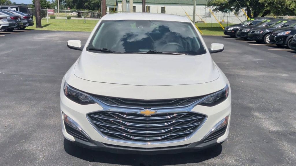 Chevrolet Malibu LS photo 3