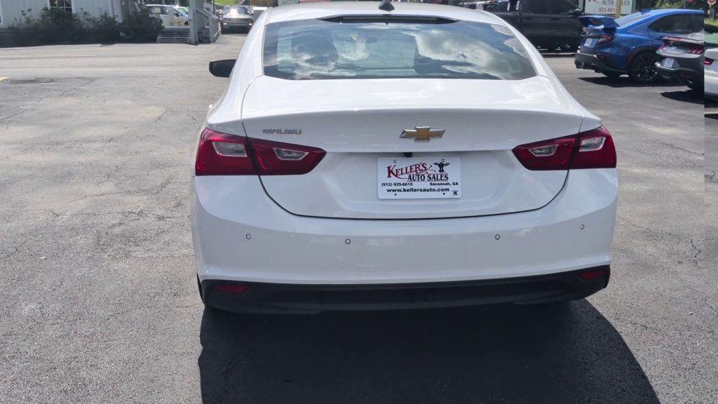 Chevrolet Malibu LS photo 7