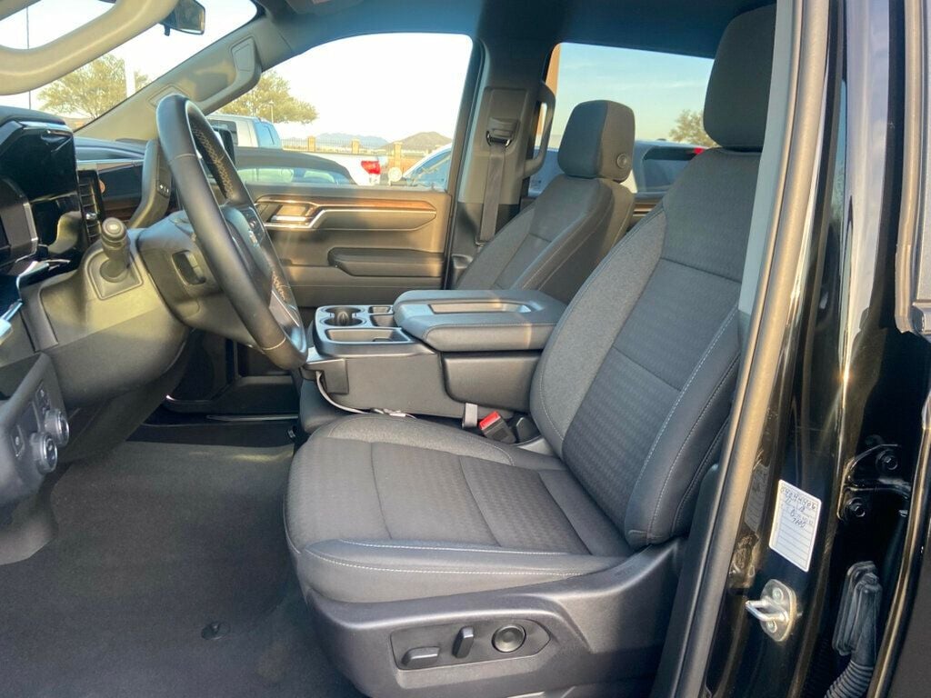 2024 Chevrolet Silverado 1500 LT photo 11
