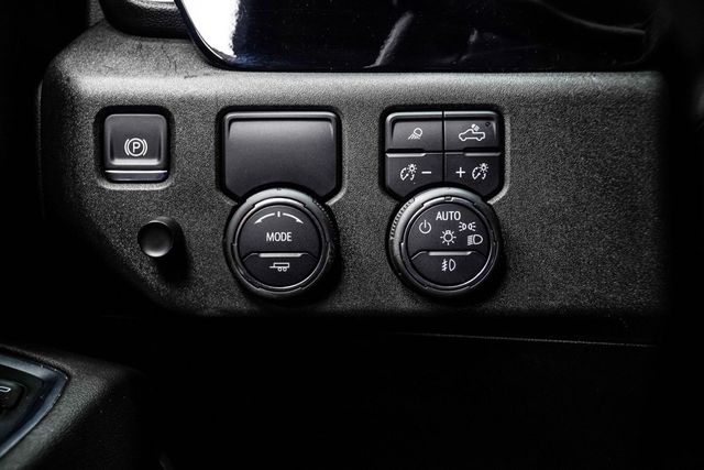 2024 Chevrolet Silverado 1500 2WD Crew Cab 147" LTZ - 23073313 - 35
