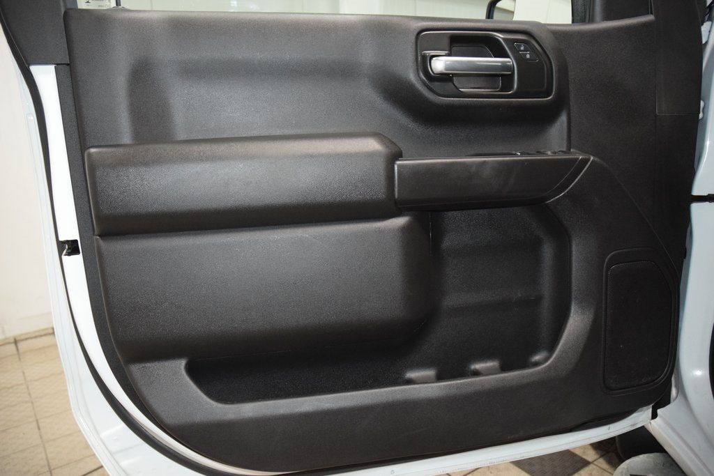 2024 Chevrolet Silverado 1500 2WD Reg Cab 140" Work Truck - 22972117 - 32