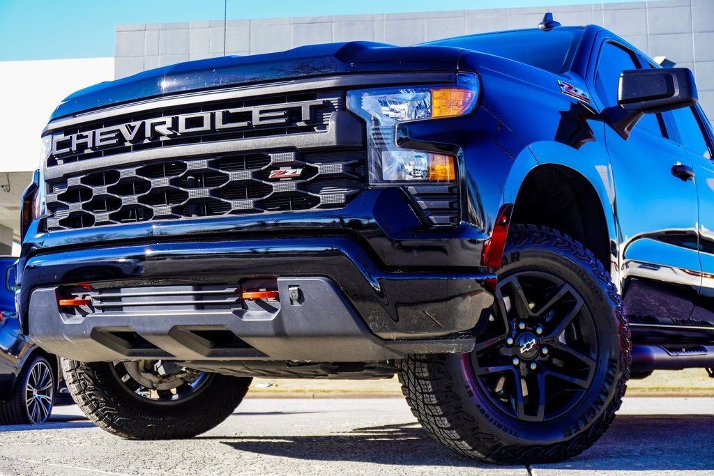 2024 Chevrolet Silverado 1500 Custom Trail Boss photo 2