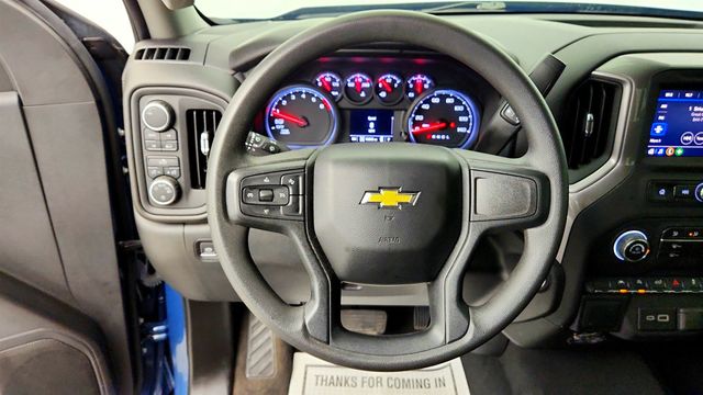 2024 Chevrolet Silverado 1500 4WD Crew Cab 147'' Custom w/ Black Assist Steps & 20'' Wheels - 23034787 - 11