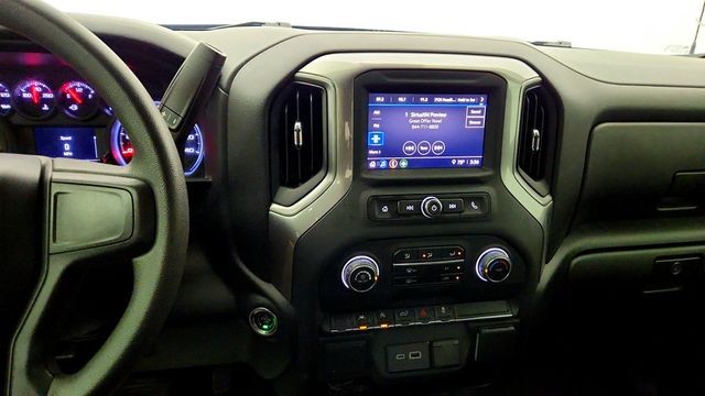2024 Chevrolet Silverado 1500 4WD Crew Cab 147'' Custom w/ Black Assist Steps & 20'' Wheels - 23034787 - 15