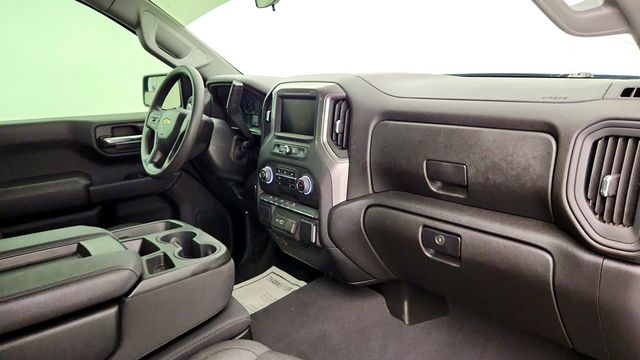 2024 Chevrolet Silverado 1500 4WD Crew Cab 147'' Custom w/ Black Assist Steps & 20'' Wheels - 23034787 - 22