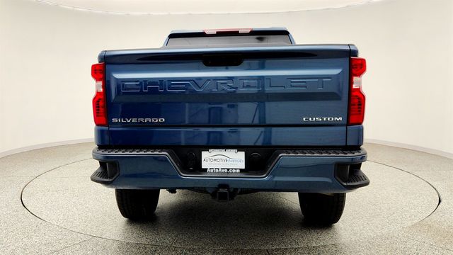2024 Chevrolet Silverado 1500 4WD Crew Cab 147'' Custom w/ Black Assist Steps & 20'' Wheels - 23034787 - 5