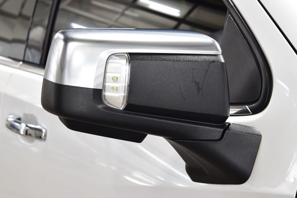 2024 Chevrolet Silverado 1500 4WD Crew Cab 147" High Country - 22996961 - 17