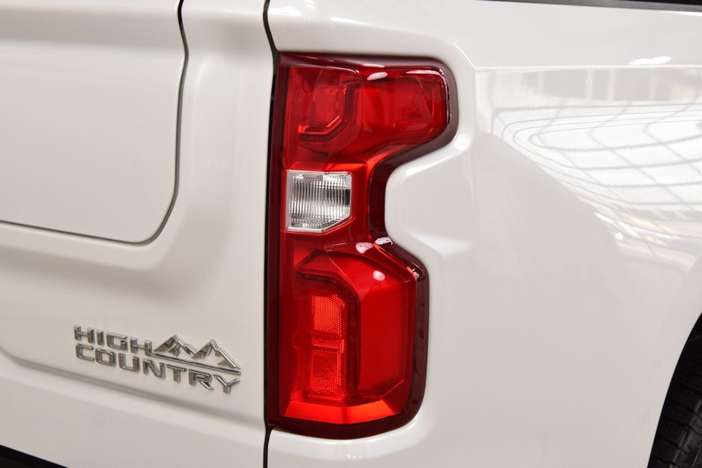 2024 Chevrolet Silverado 1500 4WD Crew Cab 147" High Country - 22996961 - 20