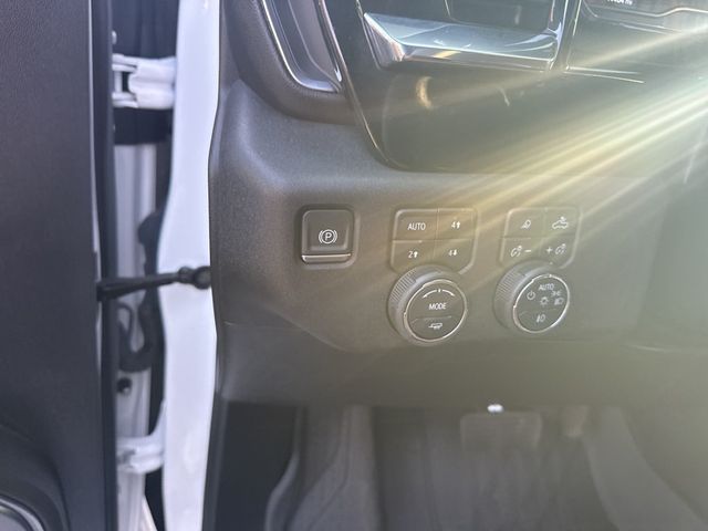 2024 Chevrolet Silverado 1500 4WD Crew Cab 147" High Country - 22996961 - 21