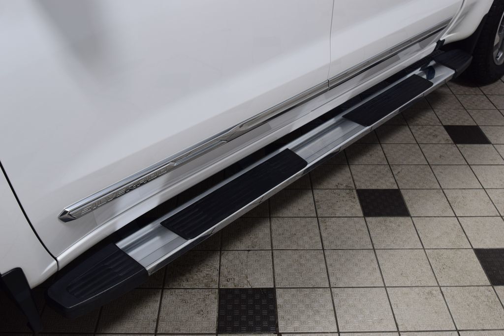 2024 Chevrolet Silverado 1500 4WD Crew Cab 147" High Country - 22996961 - 29