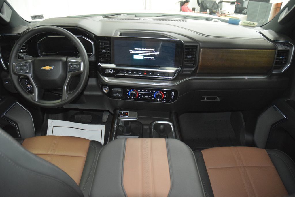 2024 Chevrolet Silverado 1500 4WD Crew Cab 147" High Country - 22996961 - 31