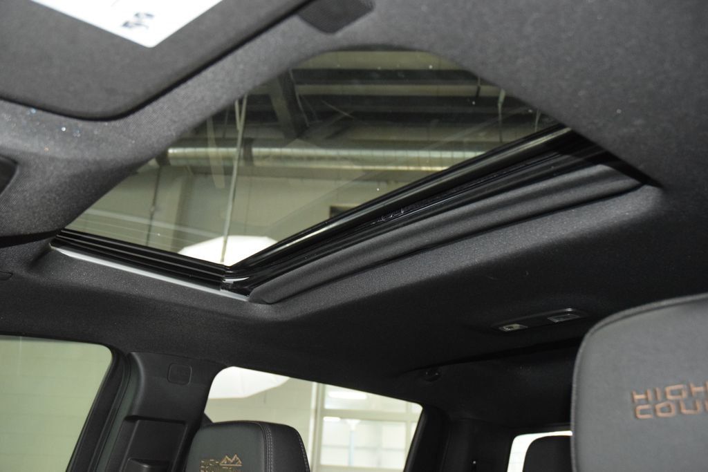 2024 Chevrolet Silverado 1500 4WD Crew Cab 147" High Country - 22996961 - 52