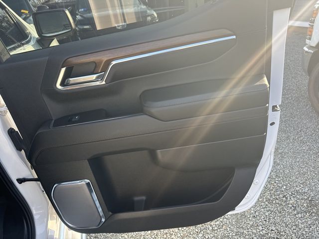 2024 Chevrolet Silverado 1500 4WD Crew Cab 147" High Country - 22996961 - 8