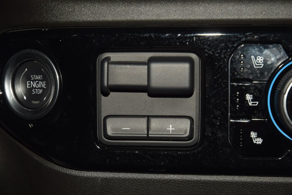 2024 Chevrolet Silverado 1500 4WD Crew Cab 147" High Country - 23013364 - 34
