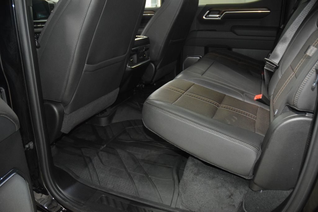 2024 Chevrolet Silverado 1500 4WD Crew Cab 147" High Country - 23013364 - 43