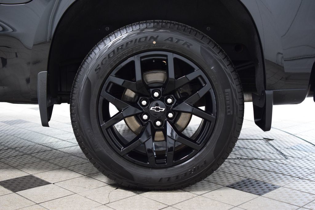 2024 Chevrolet Silverado 1500 4WD Crew Cab 147" High Country - 23029365 - 28