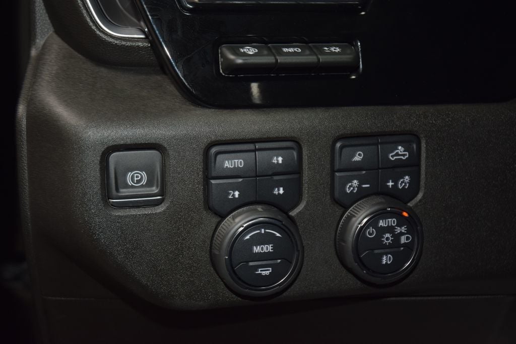 2024 Chevrolet Silverado 1500 4WD Crew Cab 147" High Country - 23029365 - 36