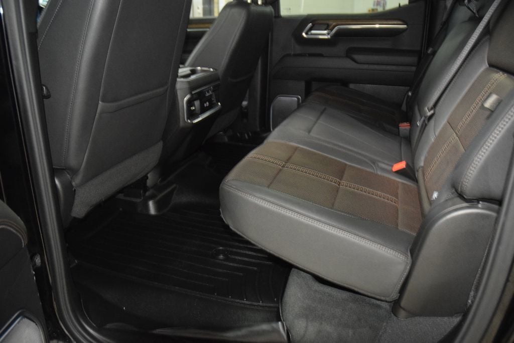 2024 Chevrolet Silverado 1500 4WD Crew Cab 147" High Country - 23029365 - 44