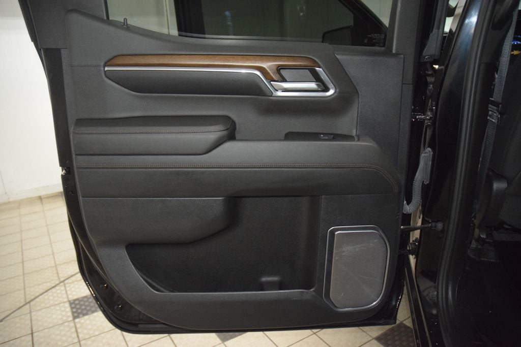 2024 Chevrolet Silverado 1500 4WD Crew Cab 147" High Country - 23029365 - 47