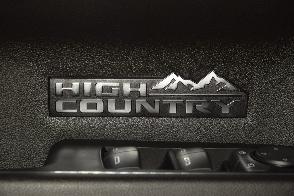 2024 Chevrolet Silverado 1500 4WD Crew Cab 147" High Country - 23029365 - 50