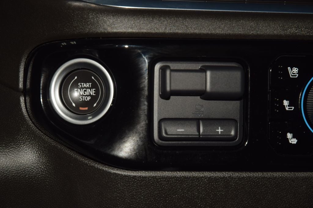 2024 Chevrolet Silverado 1500 4WD Crew Cab 147" High Country - 23041635 - 35