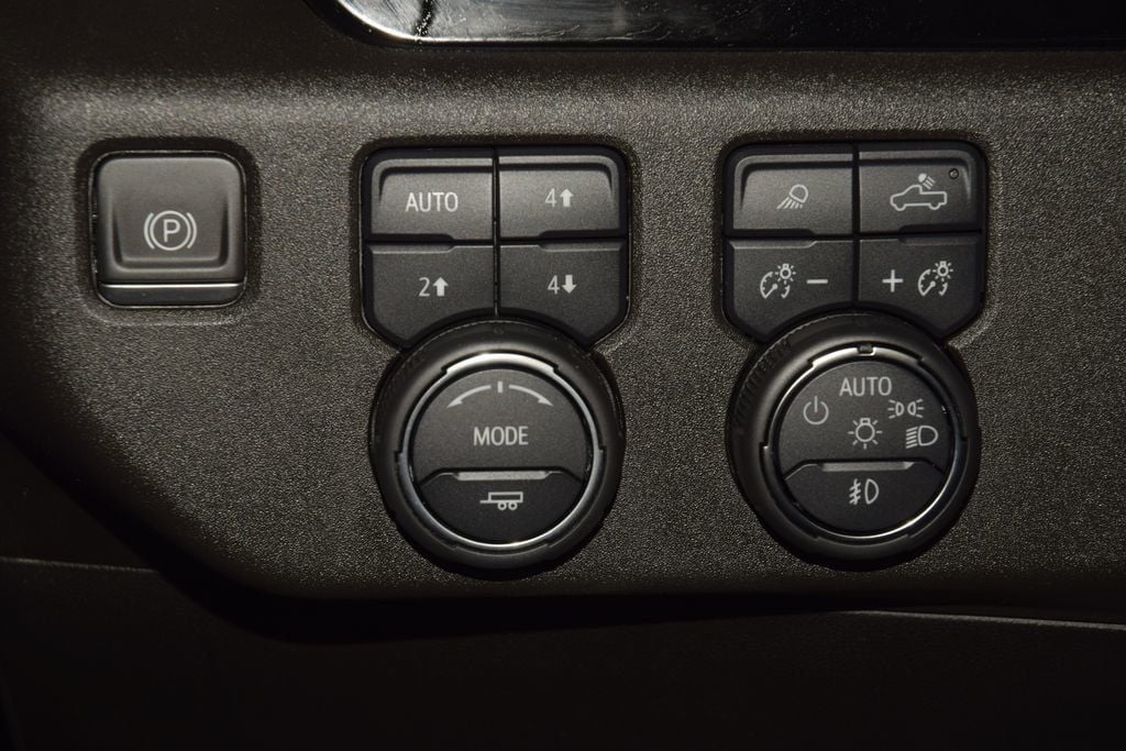 2024 Chevrolet Silverado 1500 4WD Crew Cab 147" High Country - 23041635 - 36