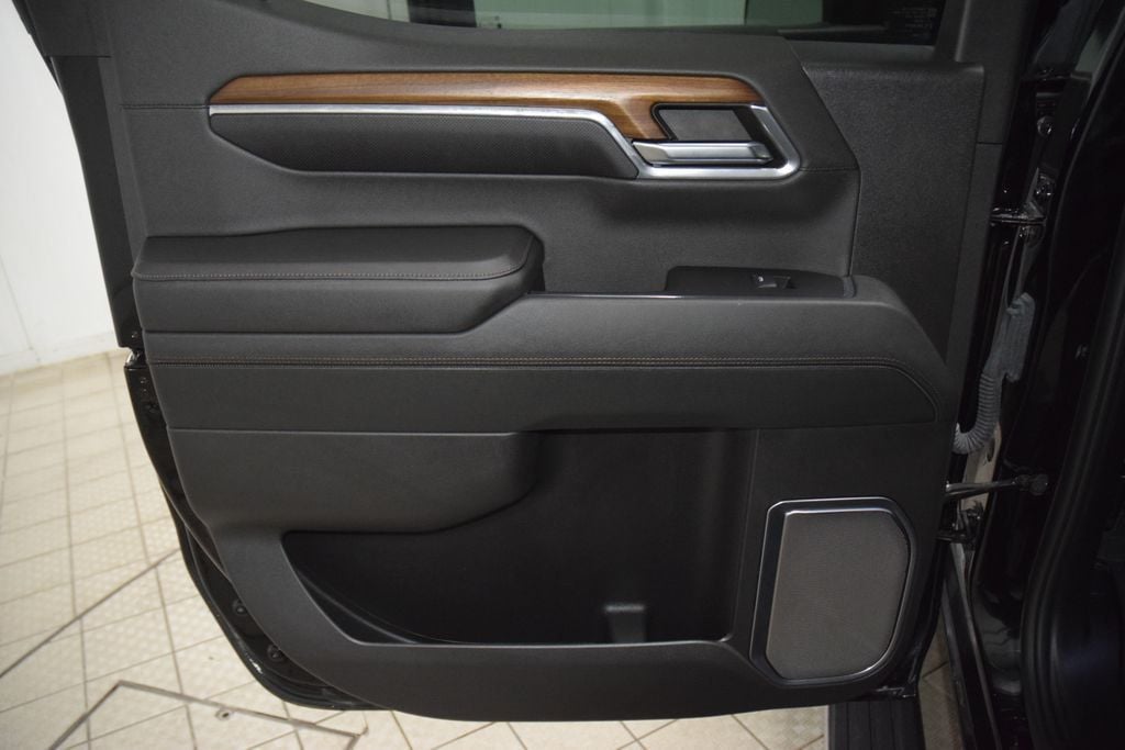 2024 Chevrolet Silverado 1500 4WD Crew Cab 147" High Country - 23041635 - 48