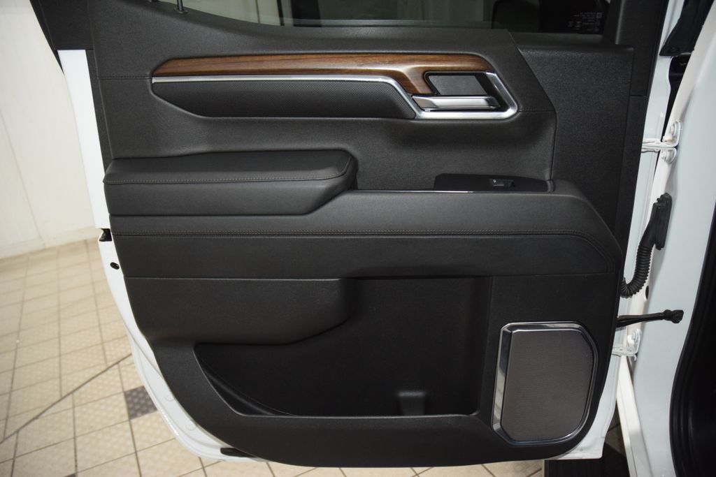 2024 Chevrolet Silverado 1500 4WD Crew Cab 147" High Country - 23049180 - 49