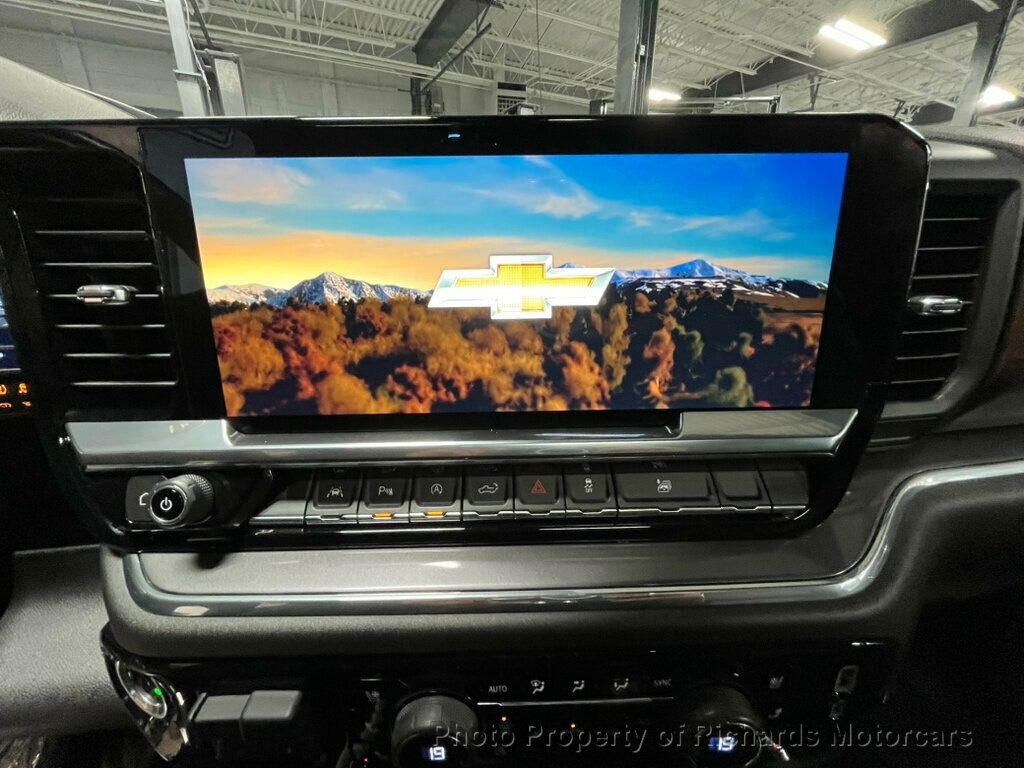 2024 Chevrolet Silverado 1500 4WD Crew Cab 147" High Country - 22942666 - 28
