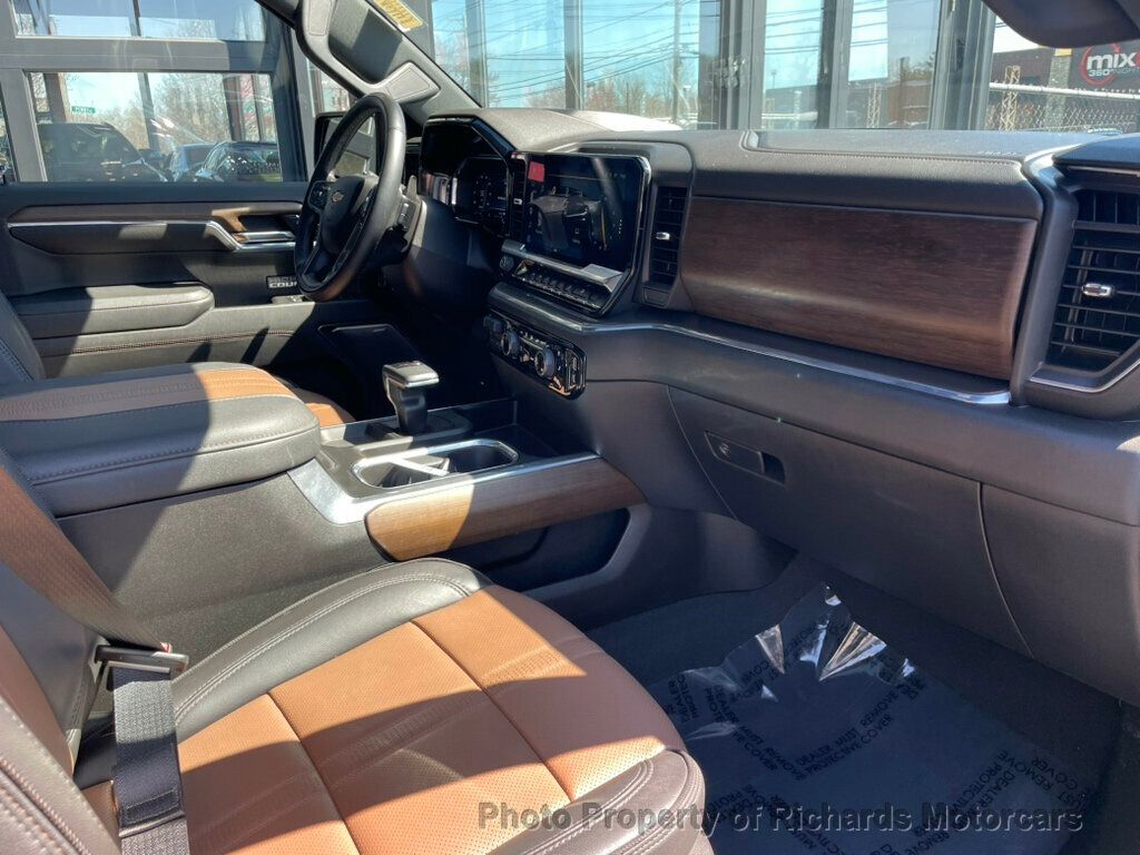 2024 Chevrolet Silverado 1500 4WD Crew Cab 147" High Country - 23009540 - 28