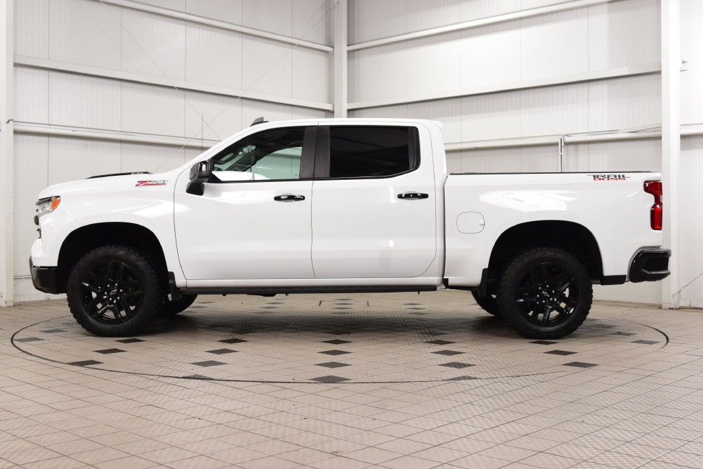 2024 Chevrolet Silverado 1500 4WD Crew Cab 147" LT Trail Boss - 23075608 - 3