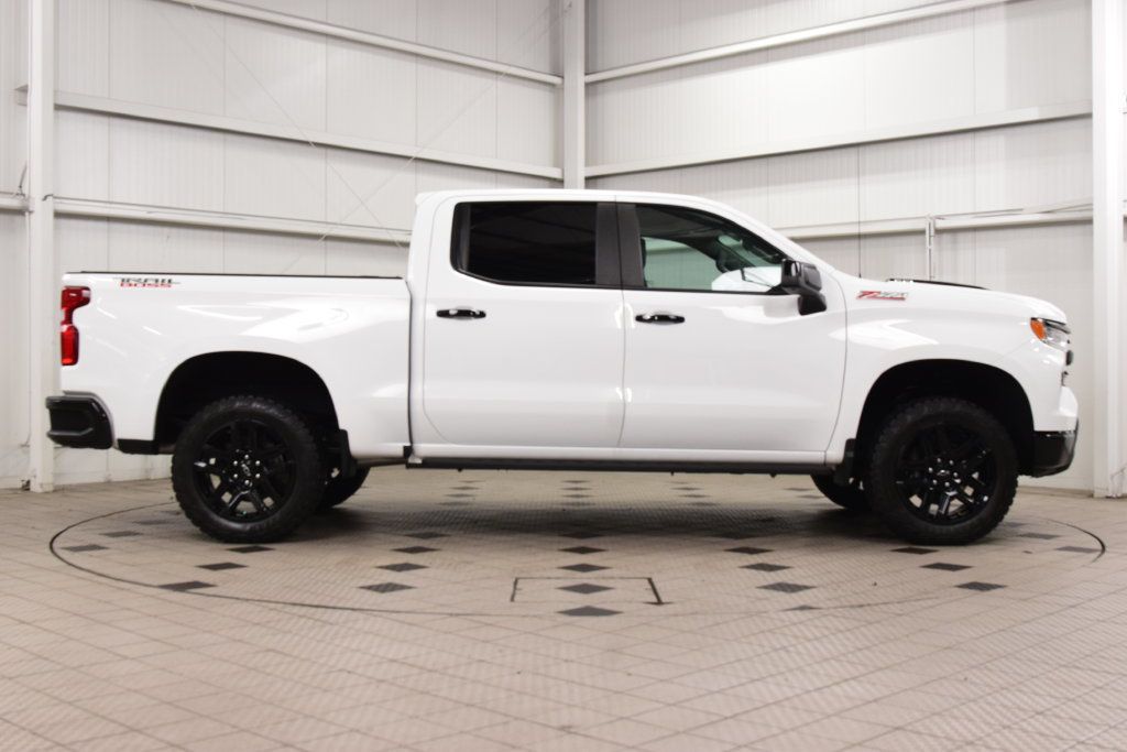 2024 Chevrolet Silverado 1500 4WD Crew Cab 147" LT Trail Boss - 23075608 - 8