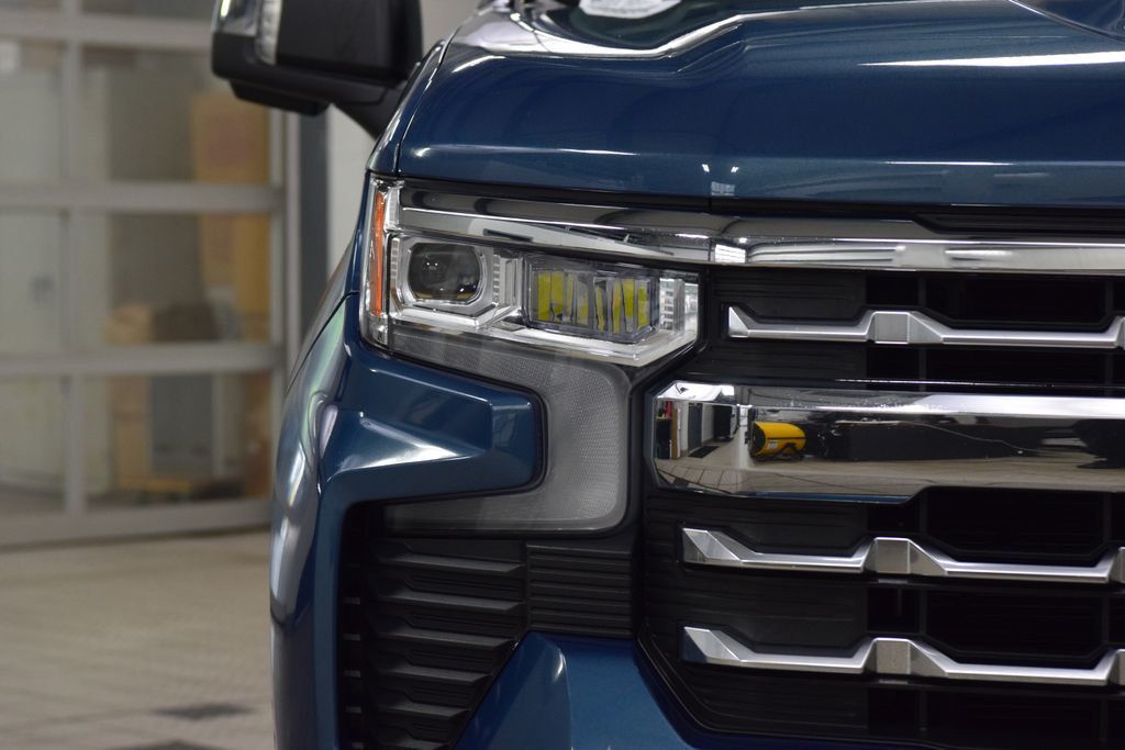2024 Chevrolet Silverado 1500 4WD Crew Cab 147" LTZ - 23025939 - 11