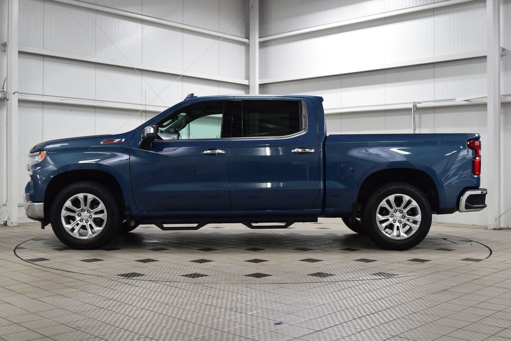 2024 Chevrolet Silverado 1500 4WD Crew Cab 147" LTZ - 23025939 - 3