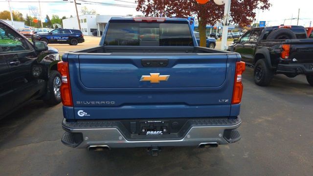 2024 Chevrolet Silverado 1500 4WD Crew Cab 147" LTZ - 23025939 - 3