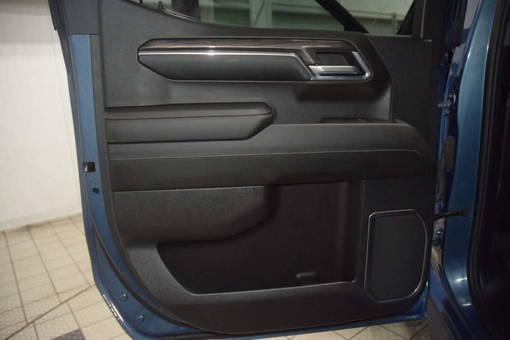 2024 Chevrolet Silverado 1500 4WD Crew Cab 147" LTZ - 23025939 - 43