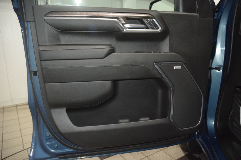 2024 Chevrolet Silverado 1500 4WD Crew Cab 147" LTZ - 23025939 - 45